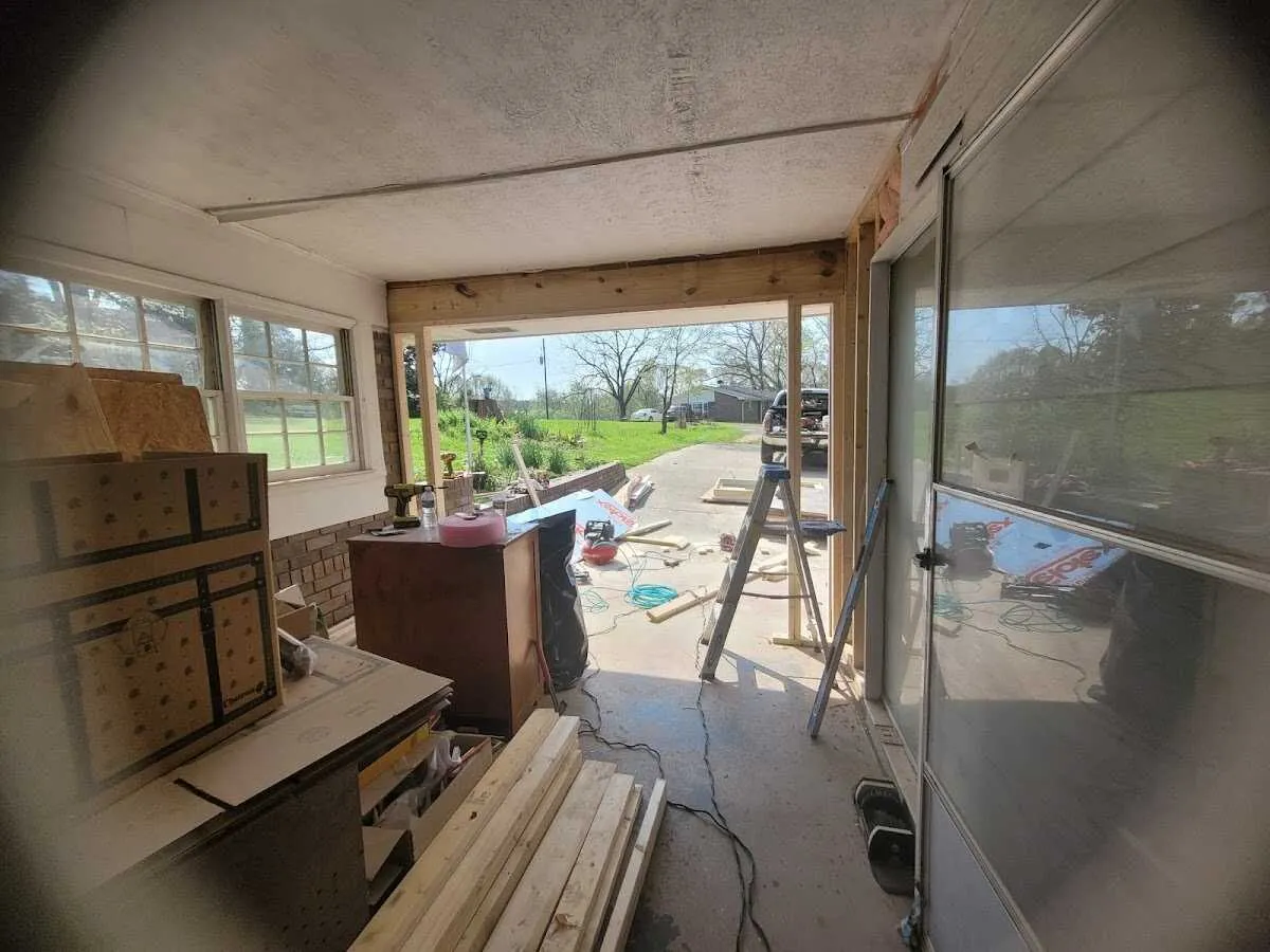 Air movers and dehumidifier for Water Mitigation Services in St. Clair Shores